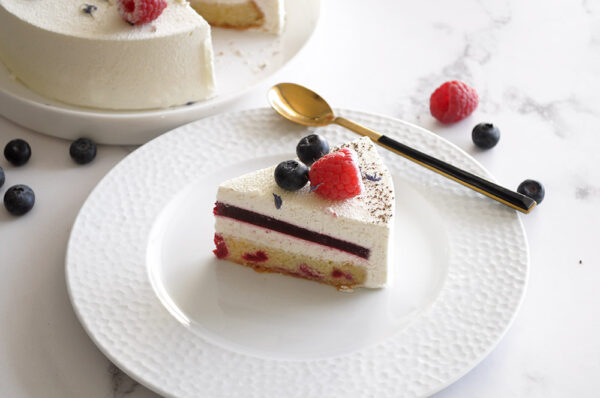 Entremets vanille & fruits-rouges