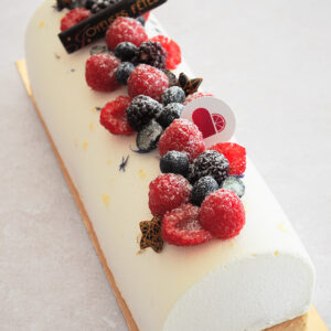 Buche cheesecake & fruits-noirs
