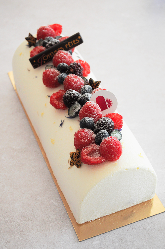 Buche cheesecake & fruits-noirs